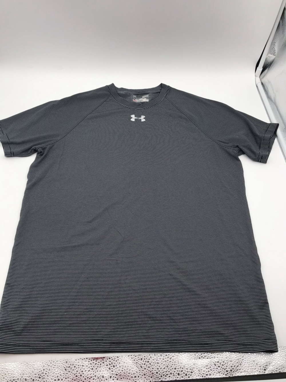 Men's Black &Gray Under Armour HeatGear T Shirt Size Small M54